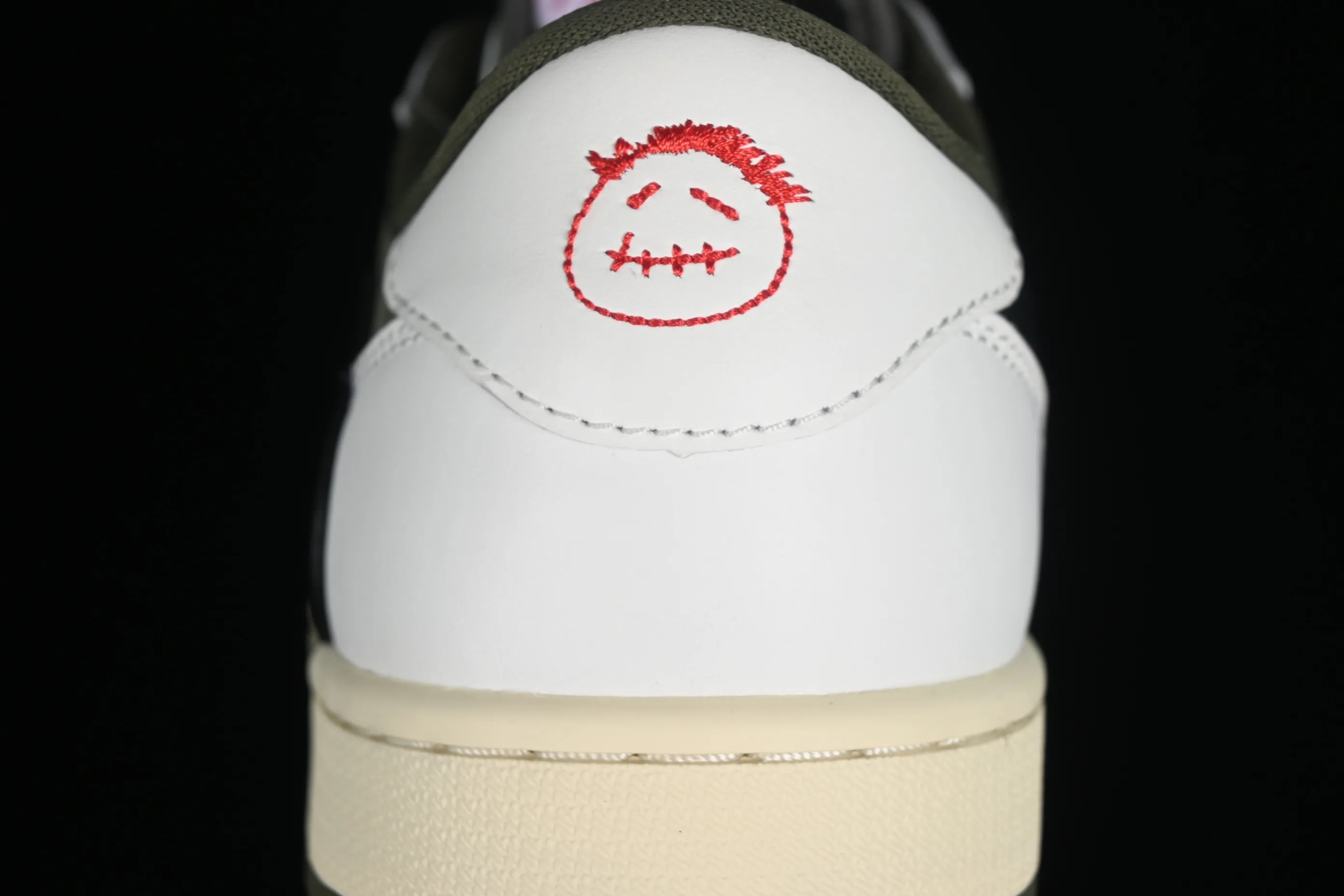 All categories Air Jordan Jordan series basketball shoes Air Jordan 1 Low foreign trade version Travis Scott x Air Jordan 1 Low OG AJ1 Joe 1 undercut low DM7866-200